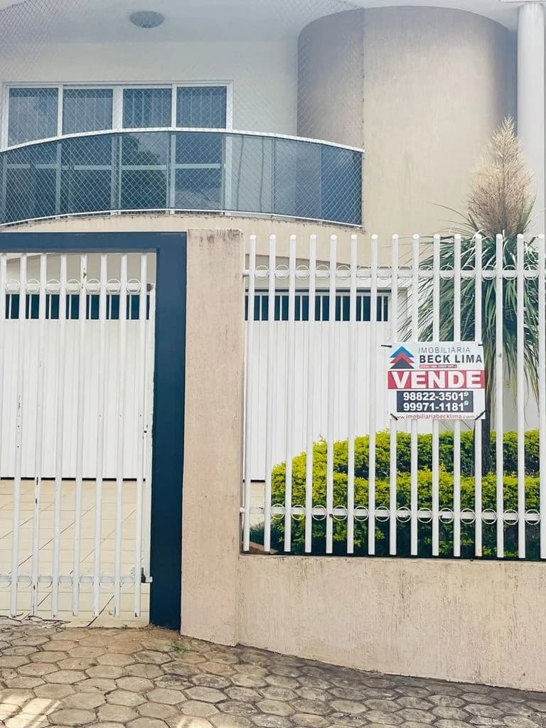 Sobrado à venda no Centro